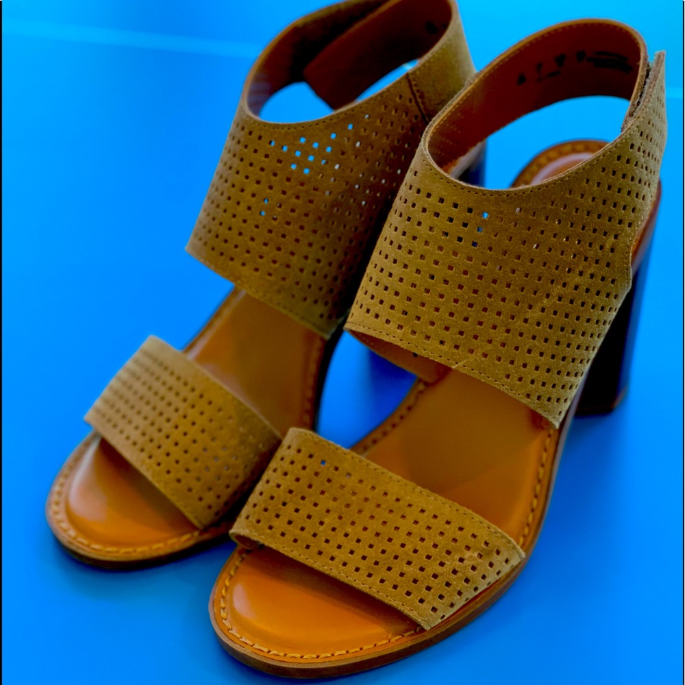 Summer heels